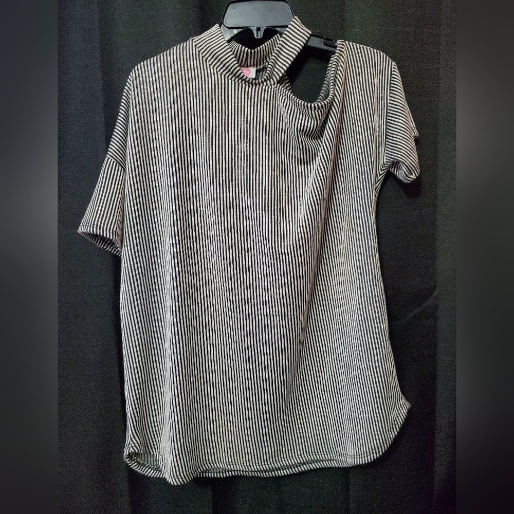 Wanna B Short Sleeve Bare Shoulder Shirt SZ LG